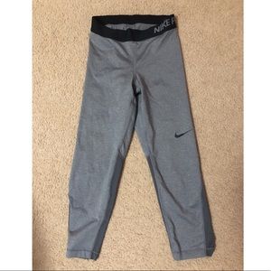 Nike pro grey cropped XS leggings